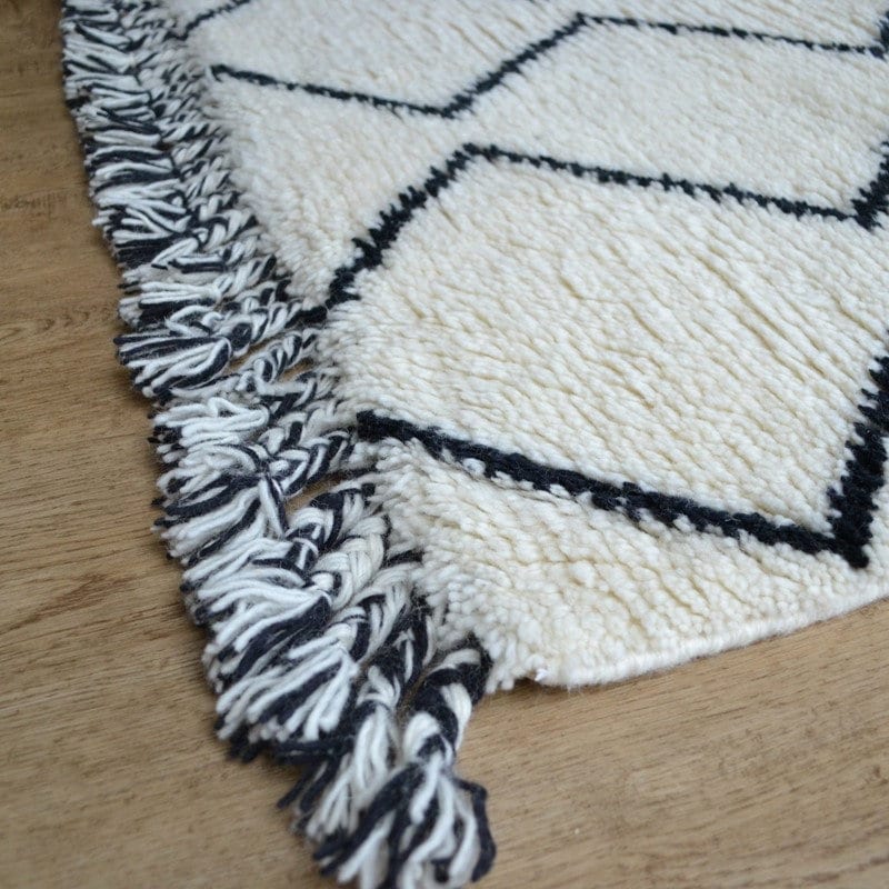 Handcrafted Moroccan Rug with Vibrant Colors
Soft Beni Ourain Rug for Cozy Home Decor
Luxurious Handmade Berber Carpet for Home Interiors
Unique Ethnic Design - Custom Crafted Moroccan Rug